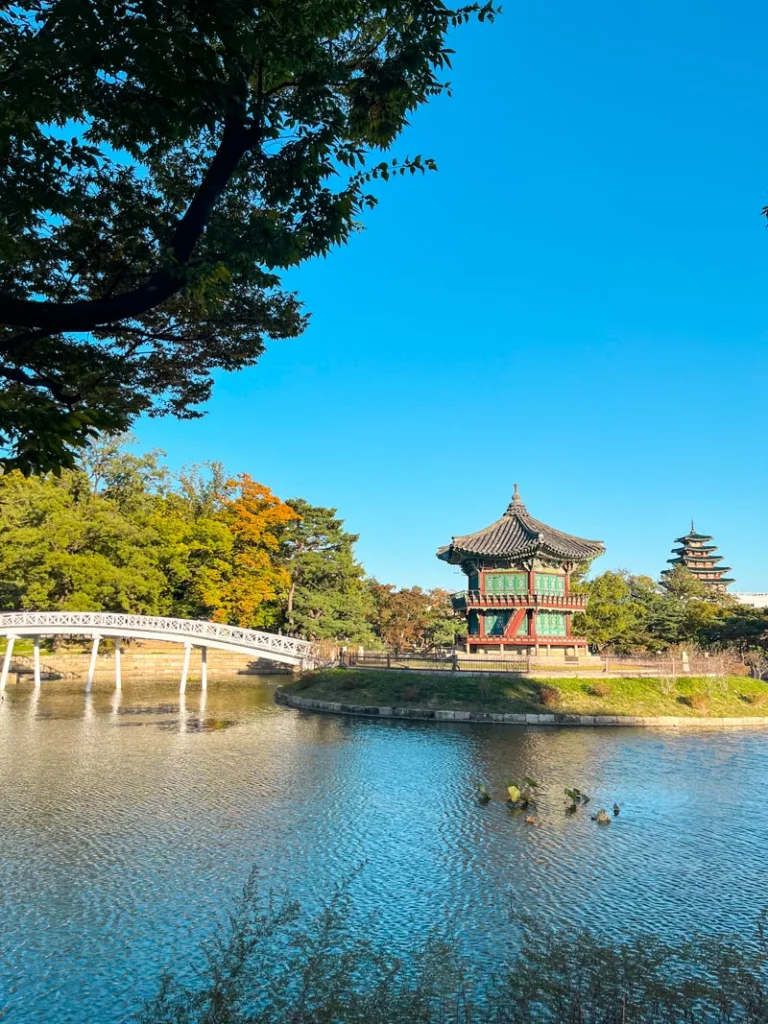View over the pond at Gyeongbokgung Palace in Seoul