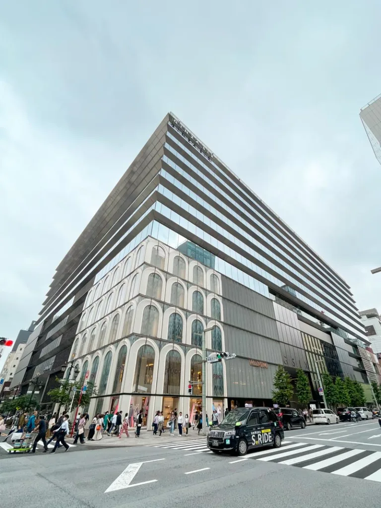 shiny shopping center G6 in ginza, tokyo