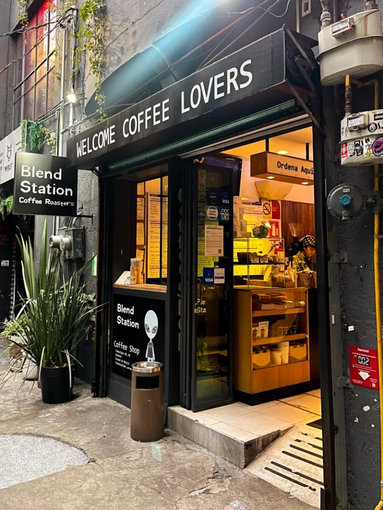 black facade of blend coffee shop in mexico city