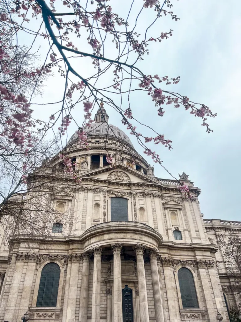 front facade of st. pauls cathedral in london