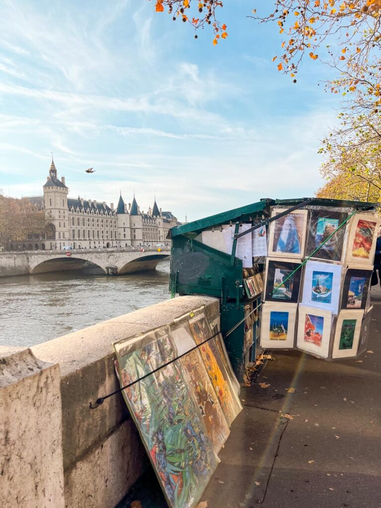 Art and book stalls in Paris