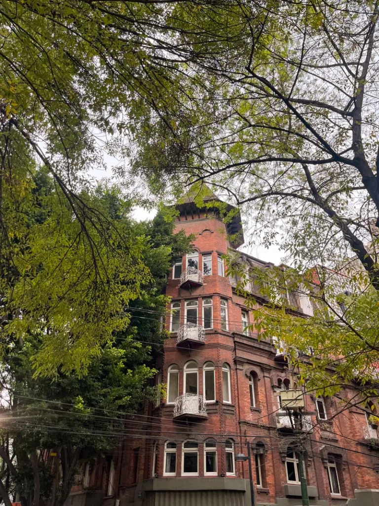 facade of la casa de las brujas in la roma in mexico city