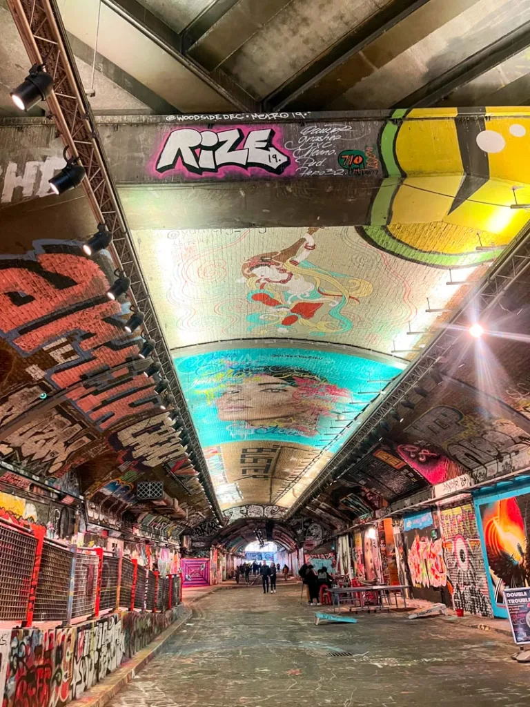 graffiti tunnel in london
